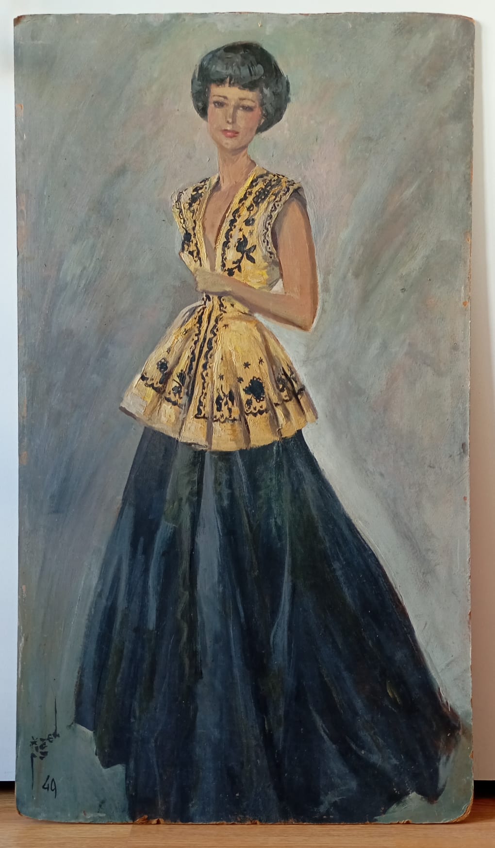 Portrait en pied d'une femme élégante