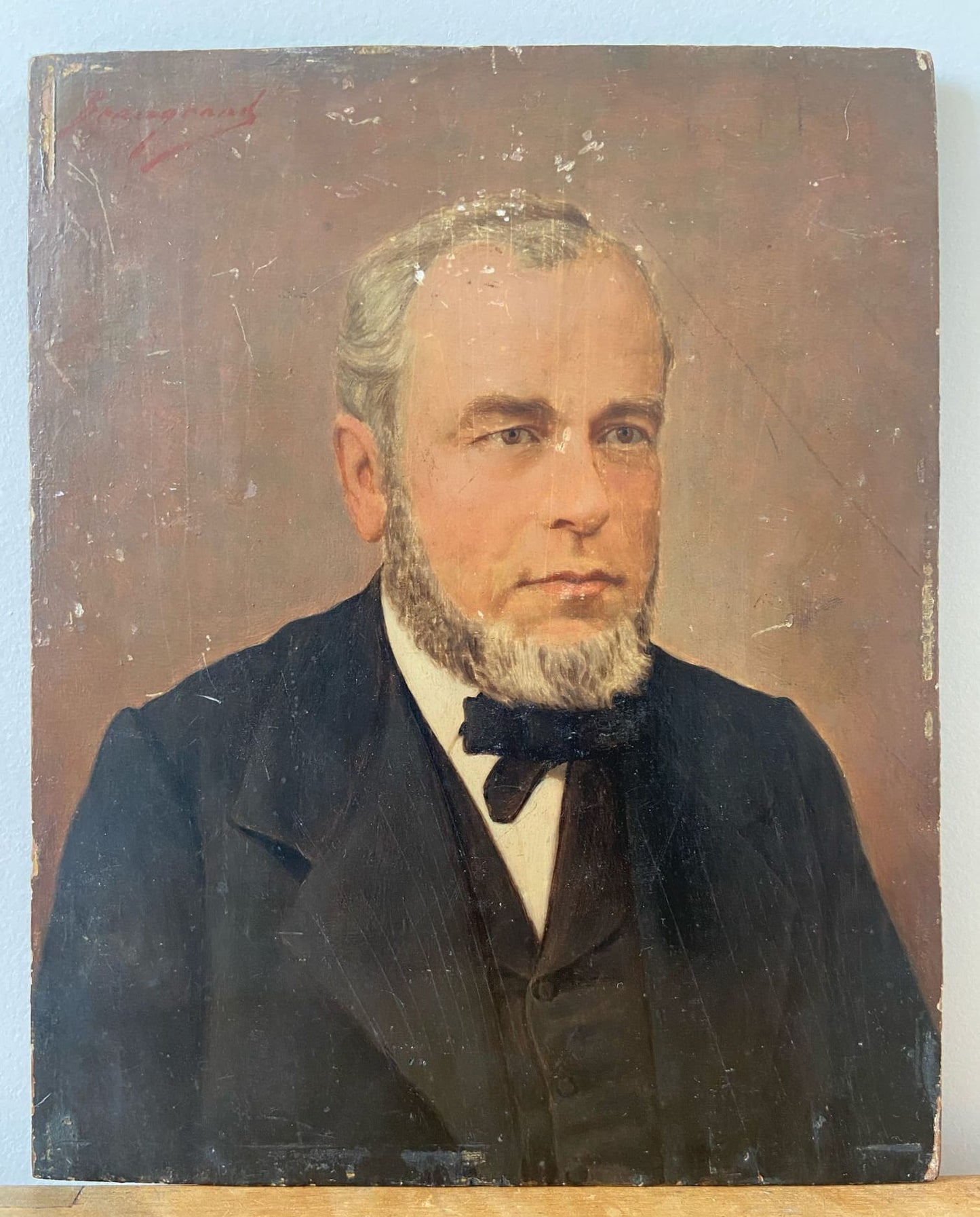 Portrait ancien d'un homme en costume