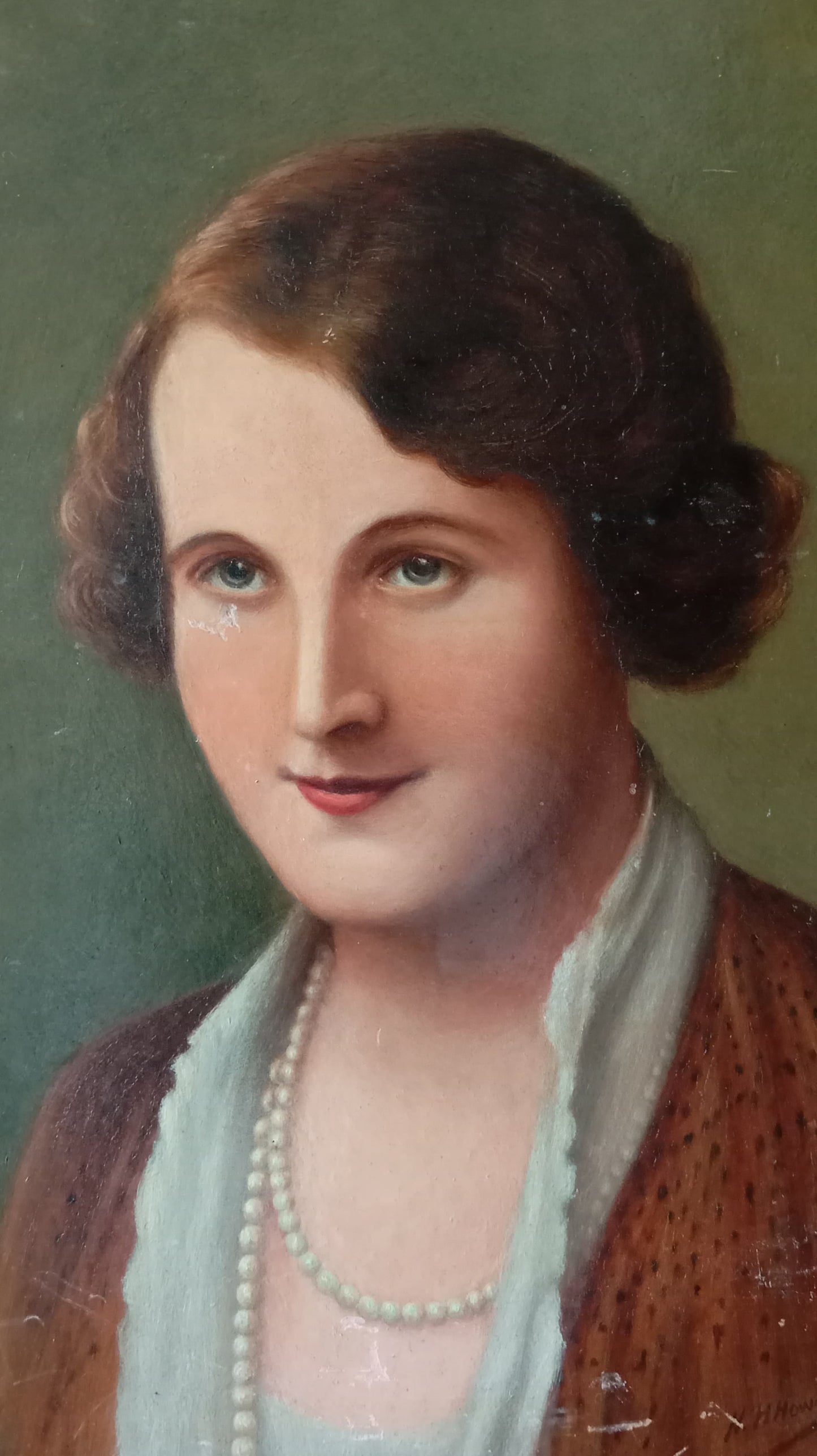 Portrait ancien d'une femme aux perles