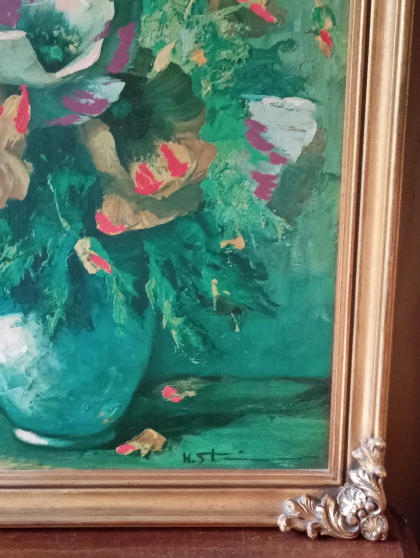 Nature morte. Grand bouquet de coquelicots dans un vase