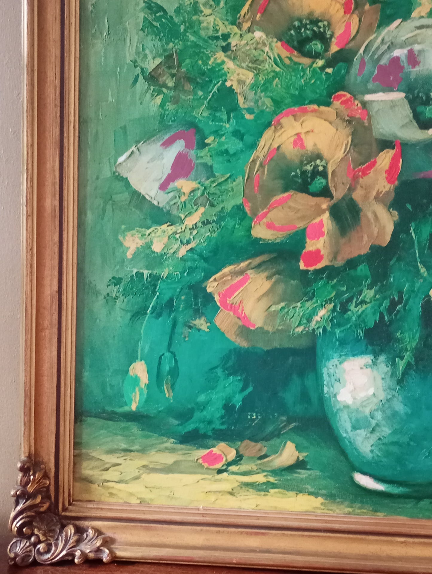 Nature morte. Grand bouquet de coquelicots dans un vase