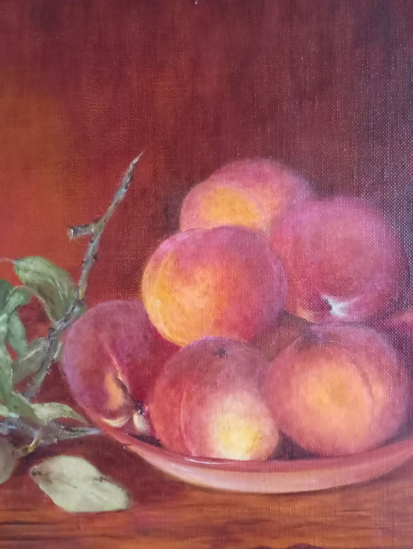 Nature morte. Pêches dans un plat
