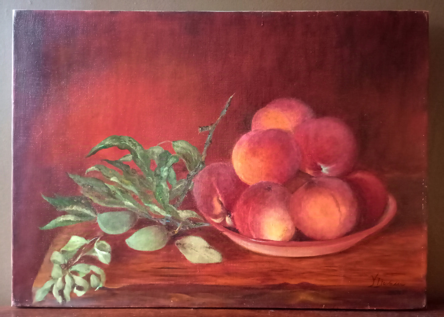 Nature morte. Pêches dans un plat