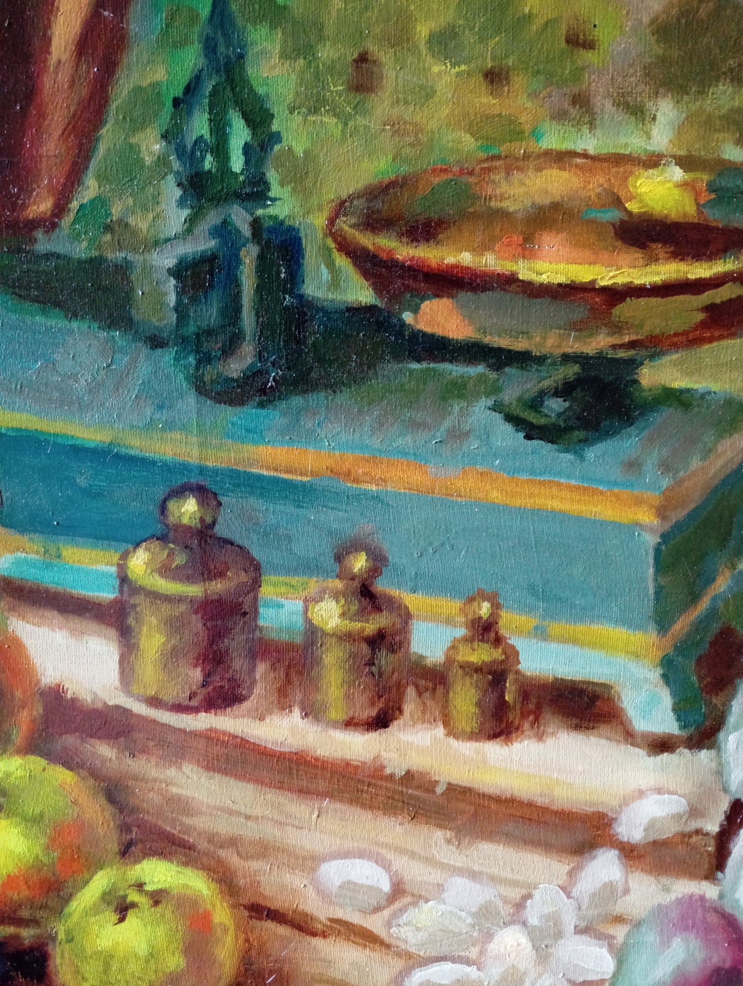Nature morte. Fruits et légumes près d'une balance ancienne