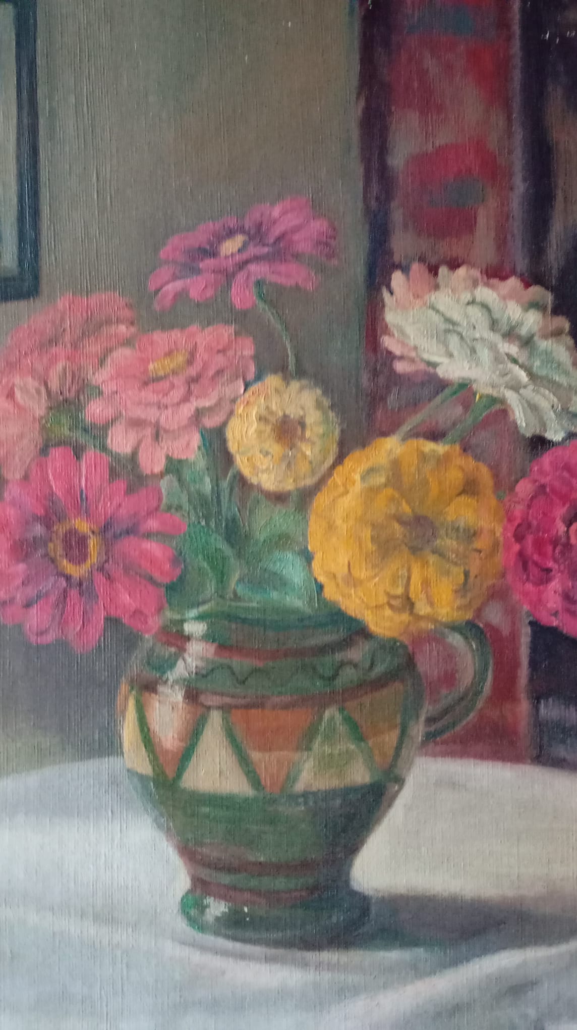 Nature morte. Bouquet de fleurs dans une cruche
