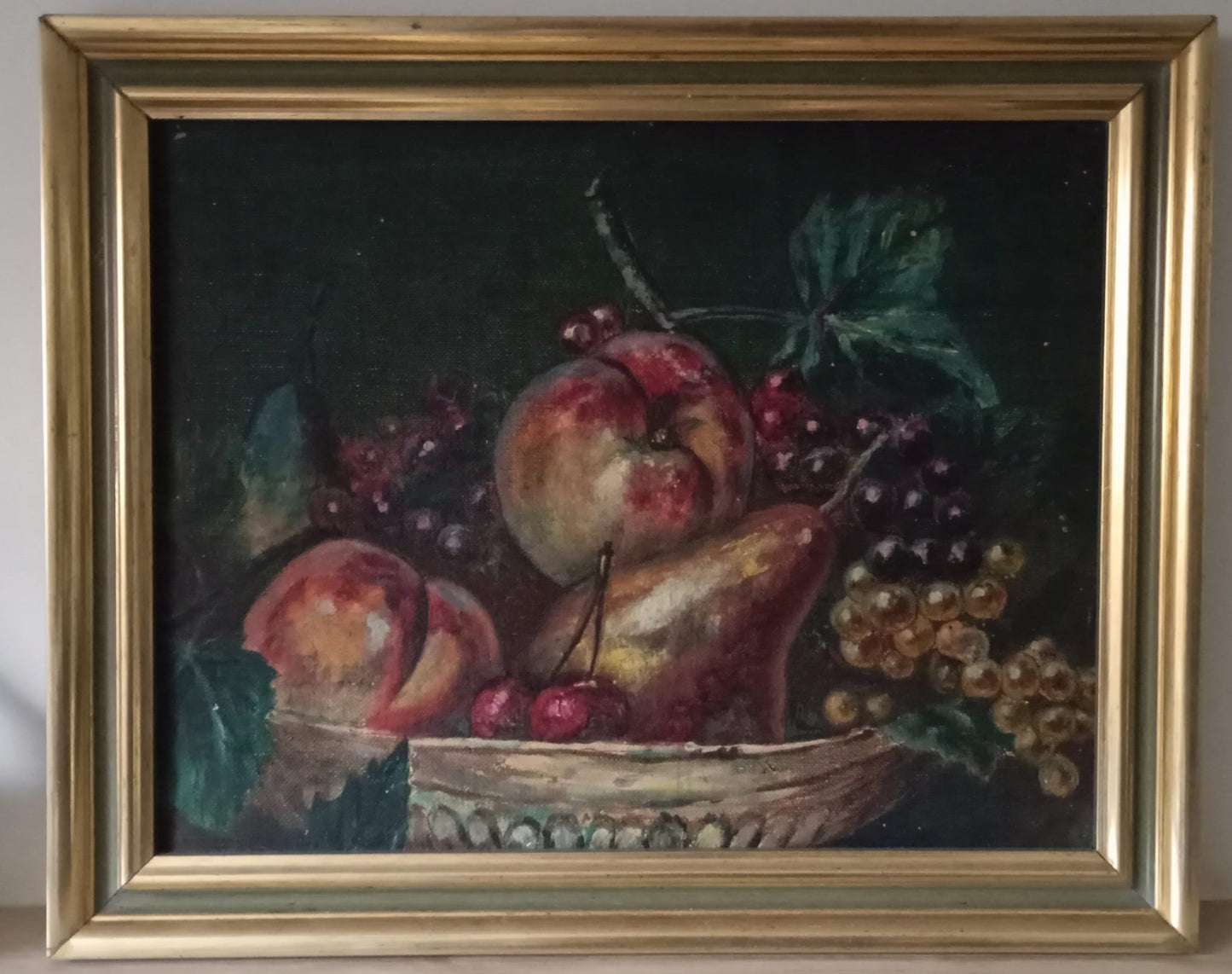 Nature morte. Fruits dans une corbeille