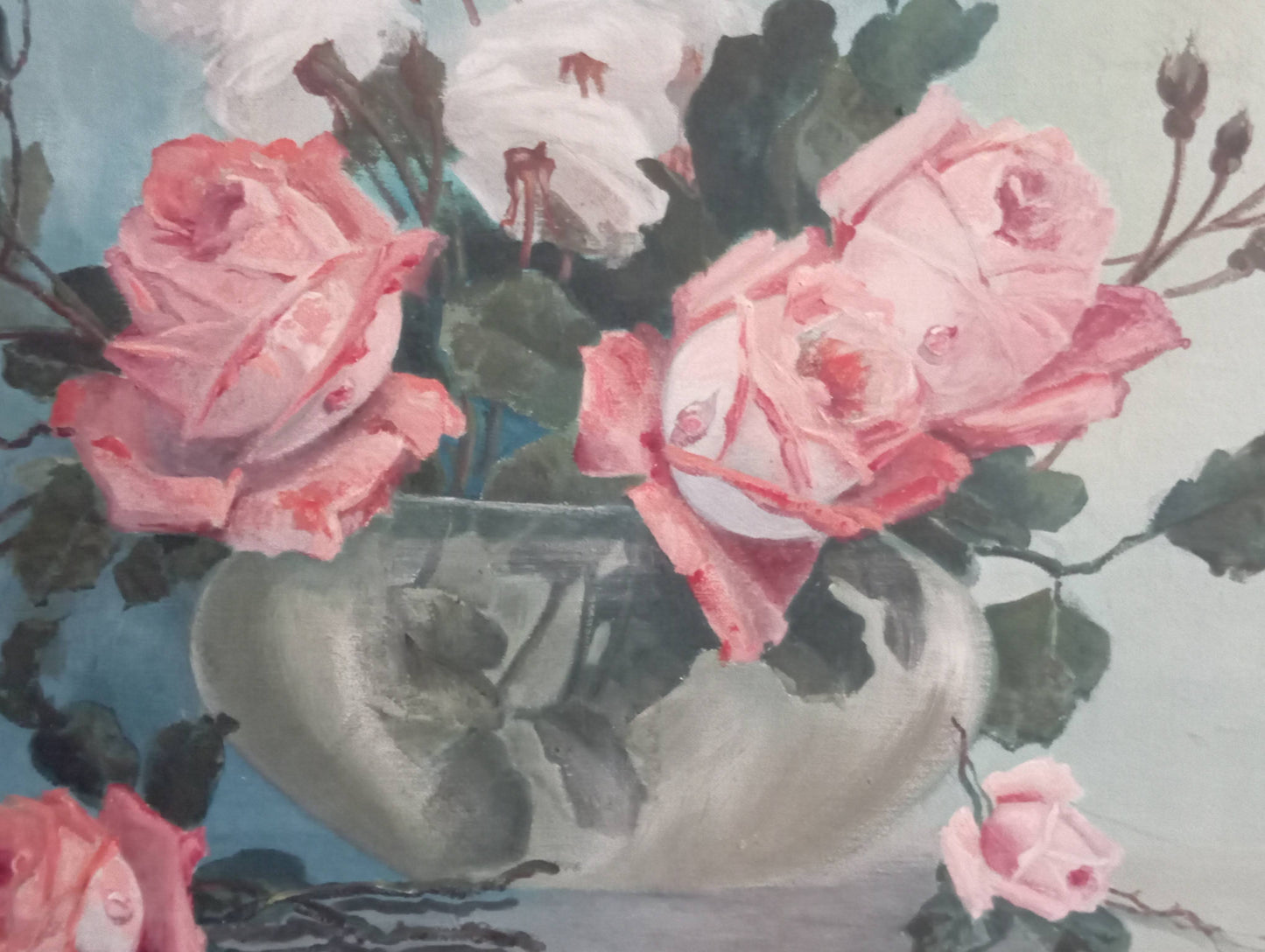 Still life. Bouquet of roses in a glass vase