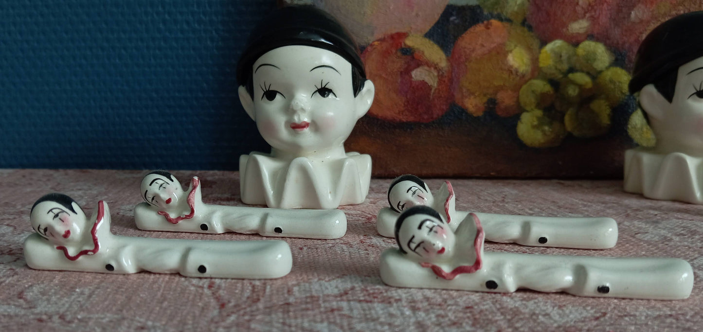 Pierrot knife holder
