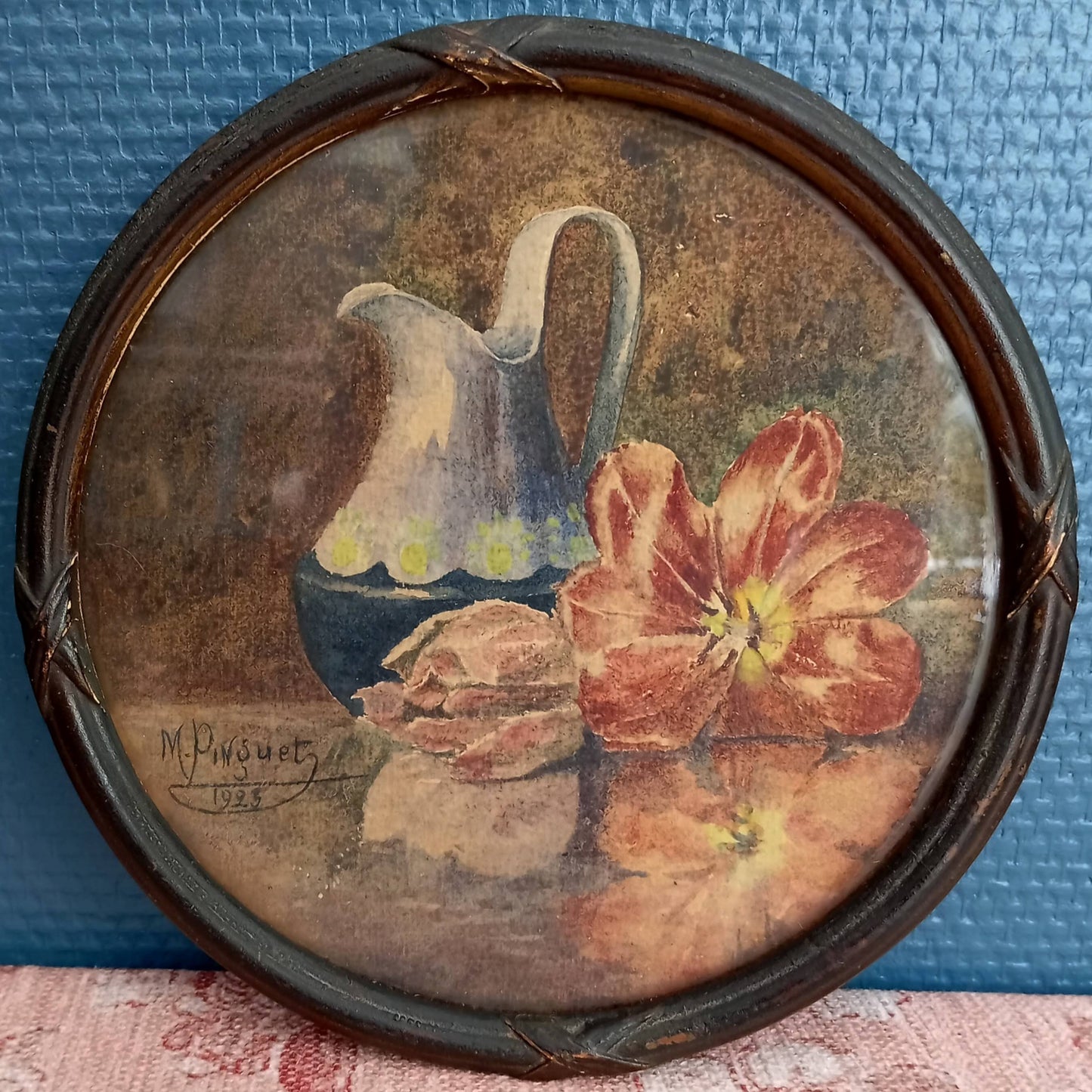 Small round still life