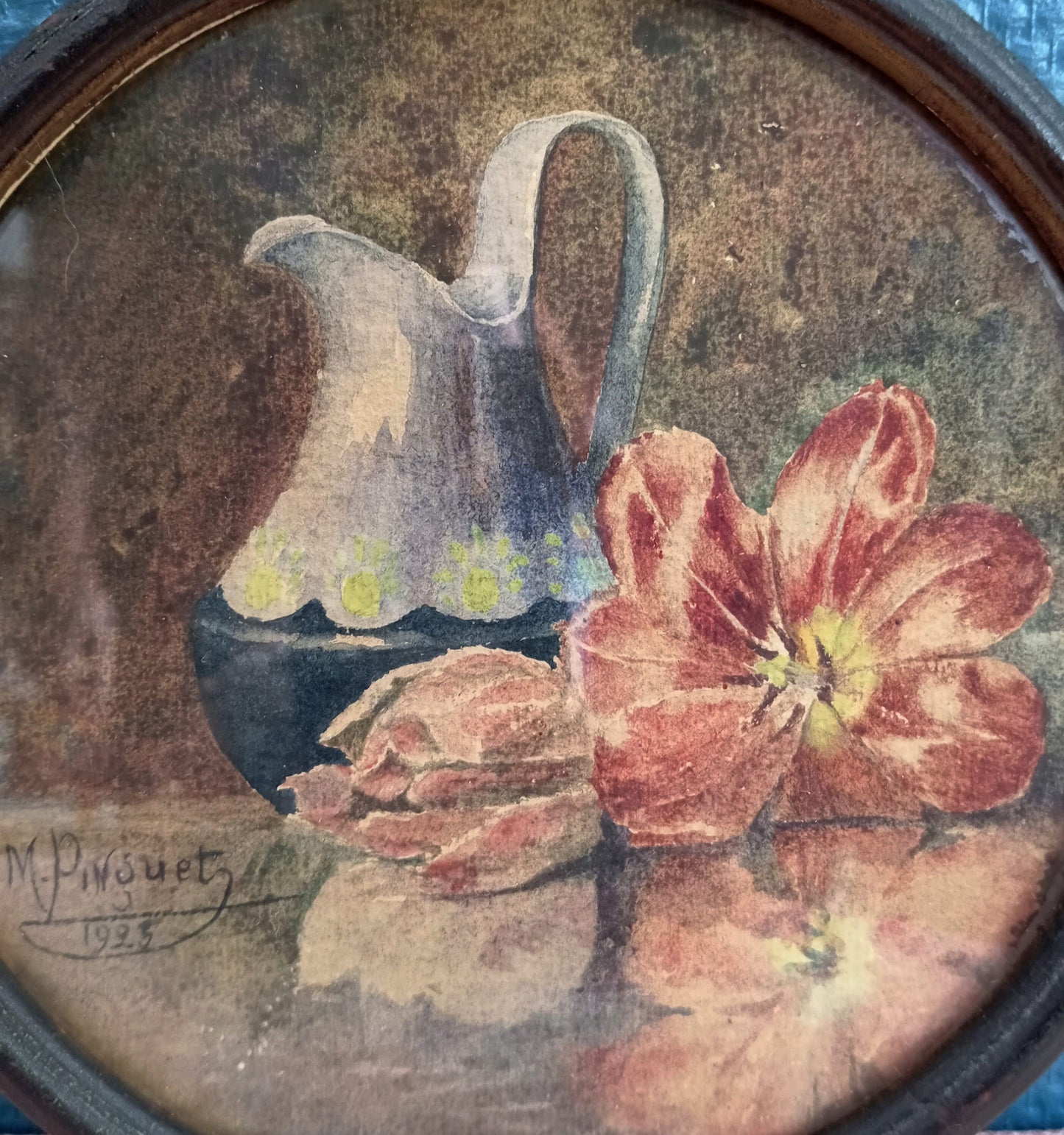 Small round still life