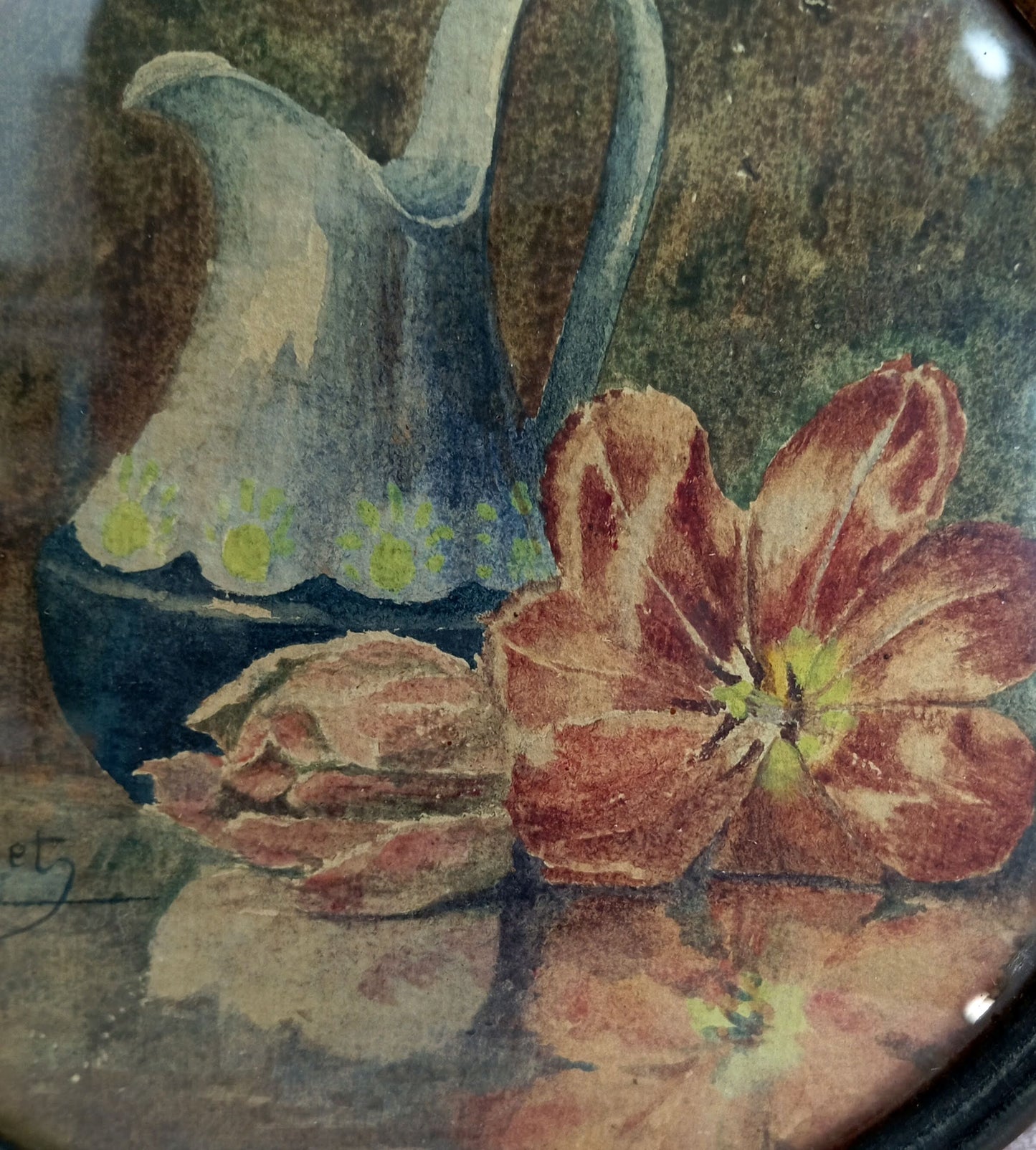 Small round still life