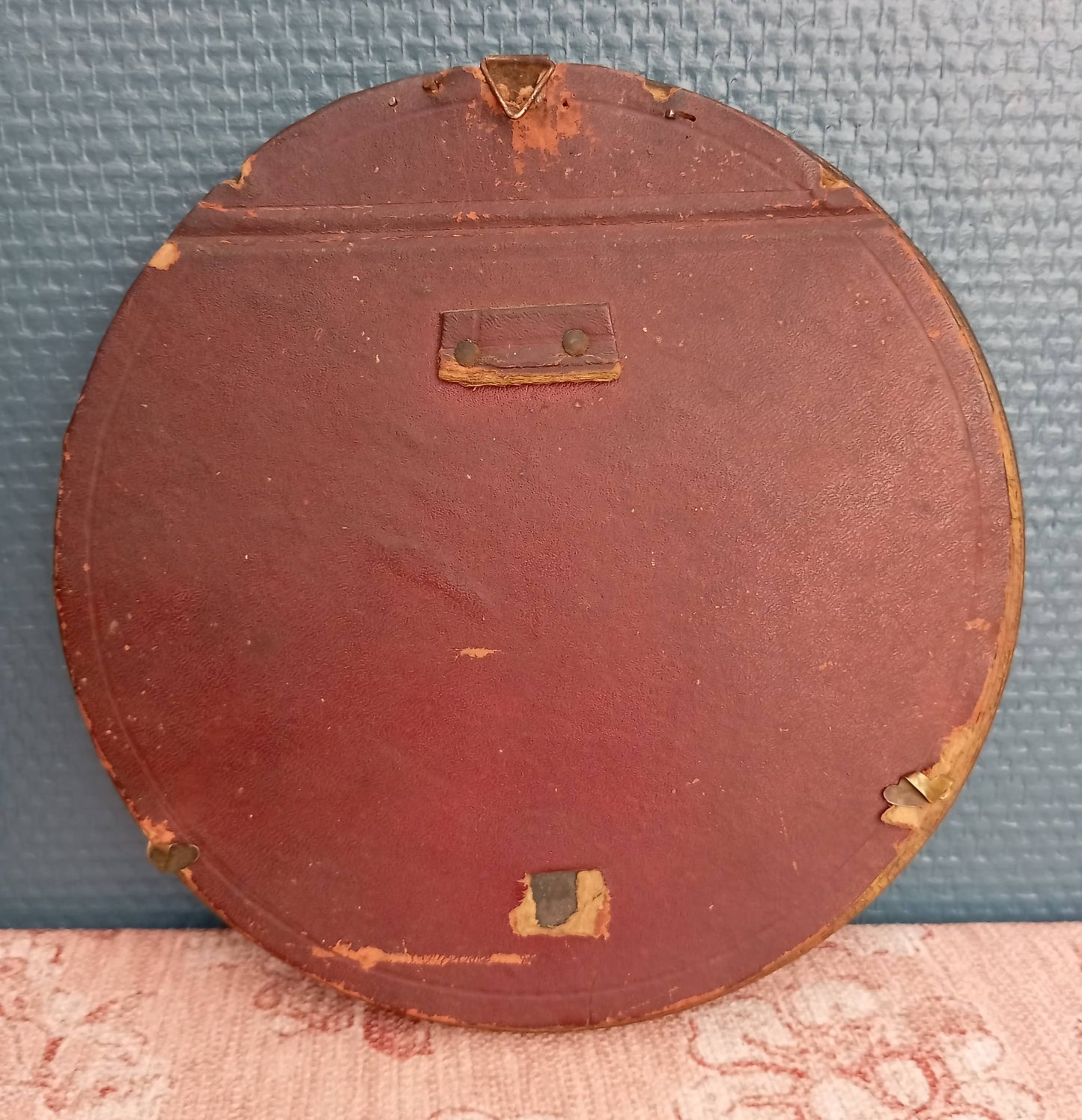 Small round still life