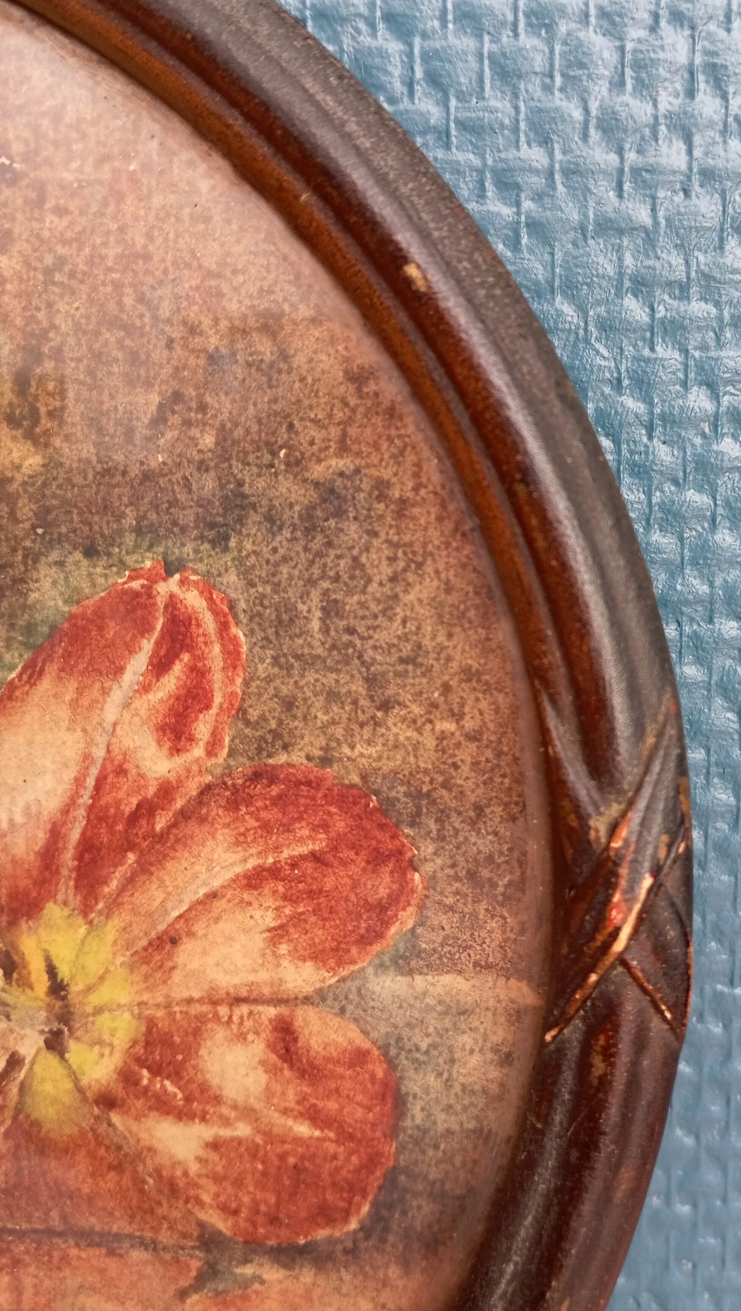 Small round still life