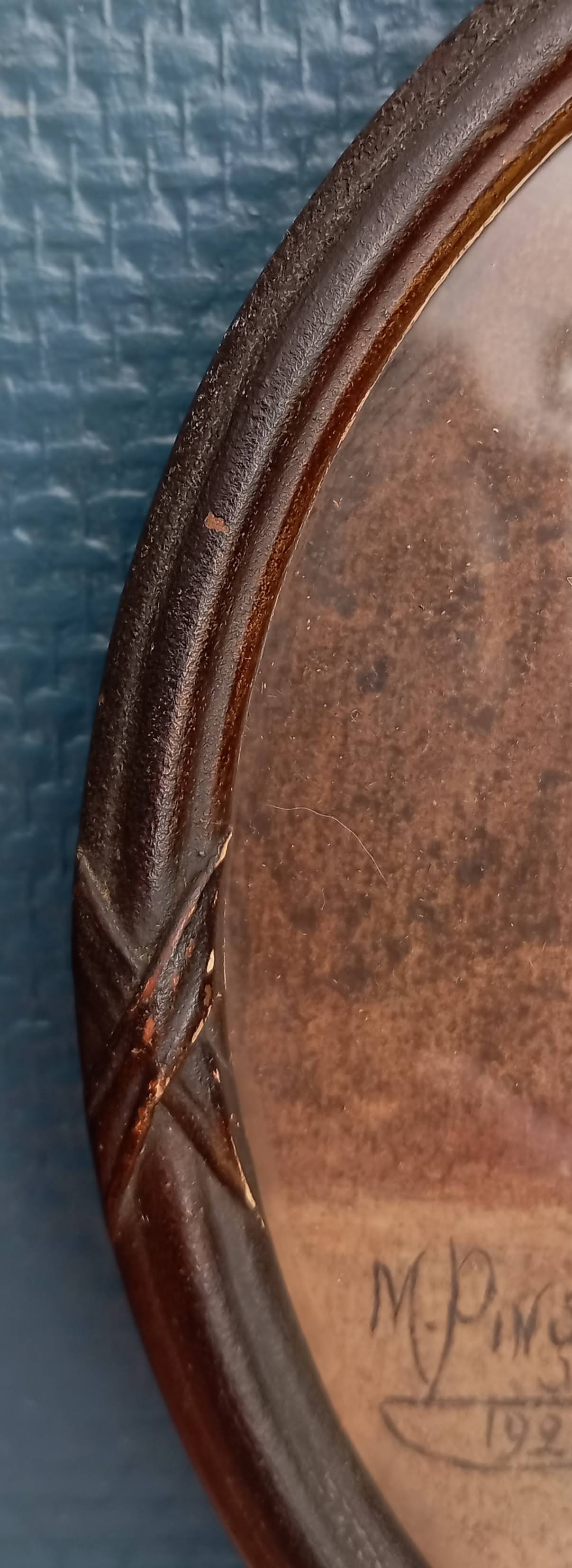 Small round still life