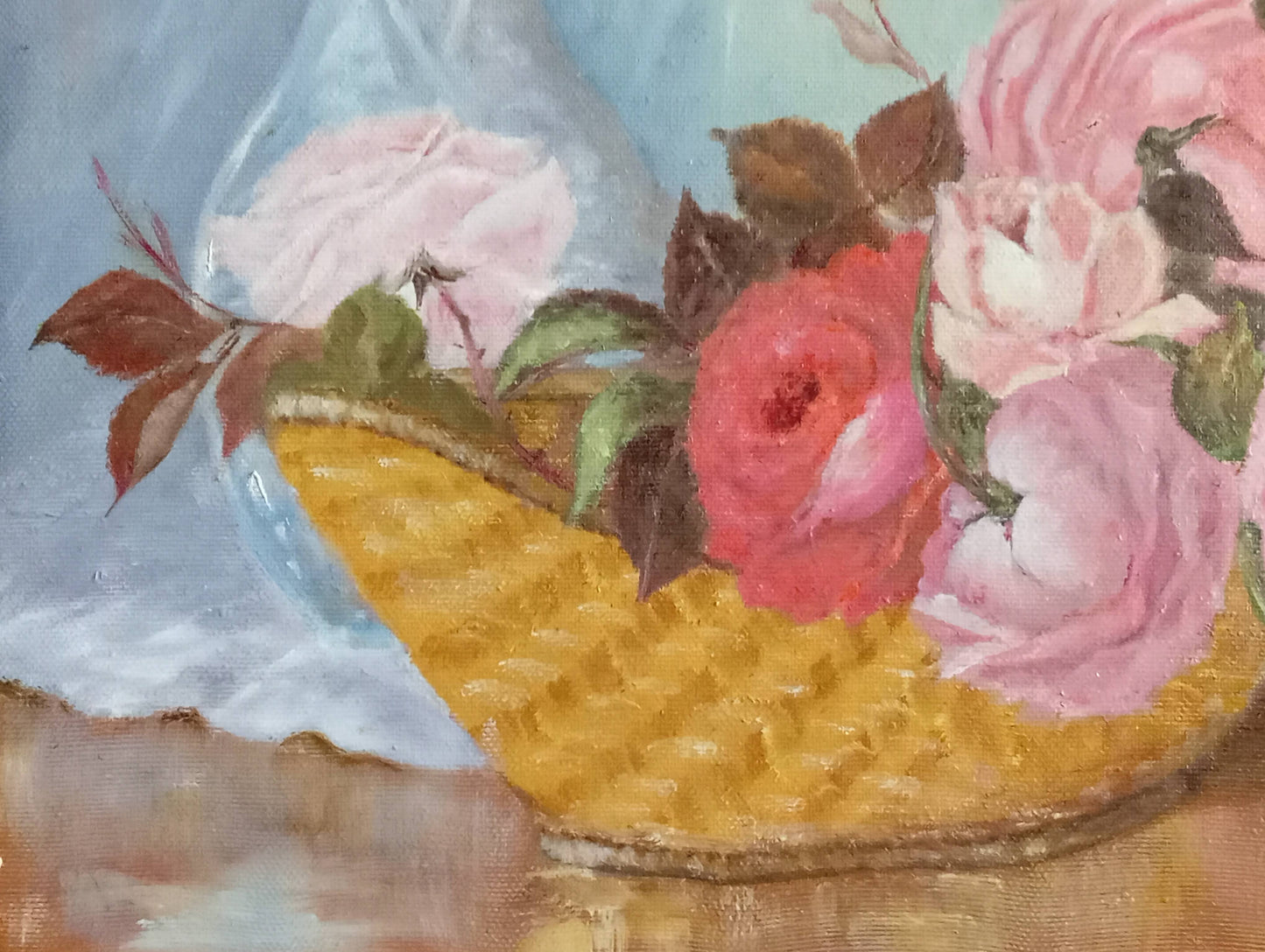 Nature morte. Roses dans une corbeille