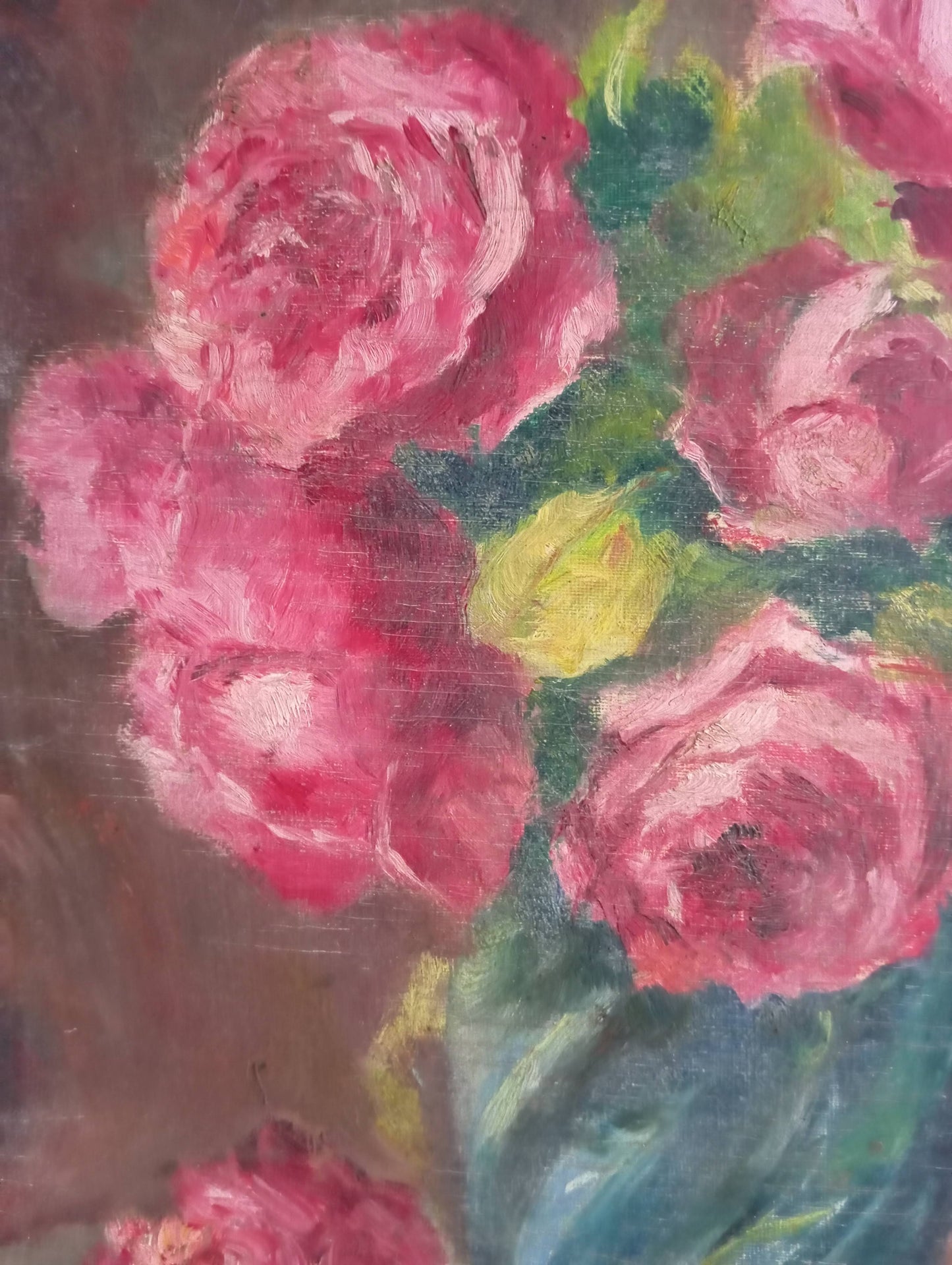 Nature morte. Bouquet de roses dans un vase