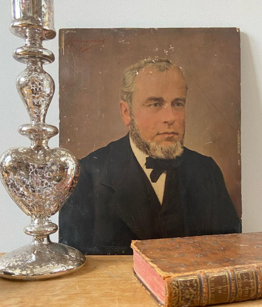 Portrait ancien d'un homme en costume