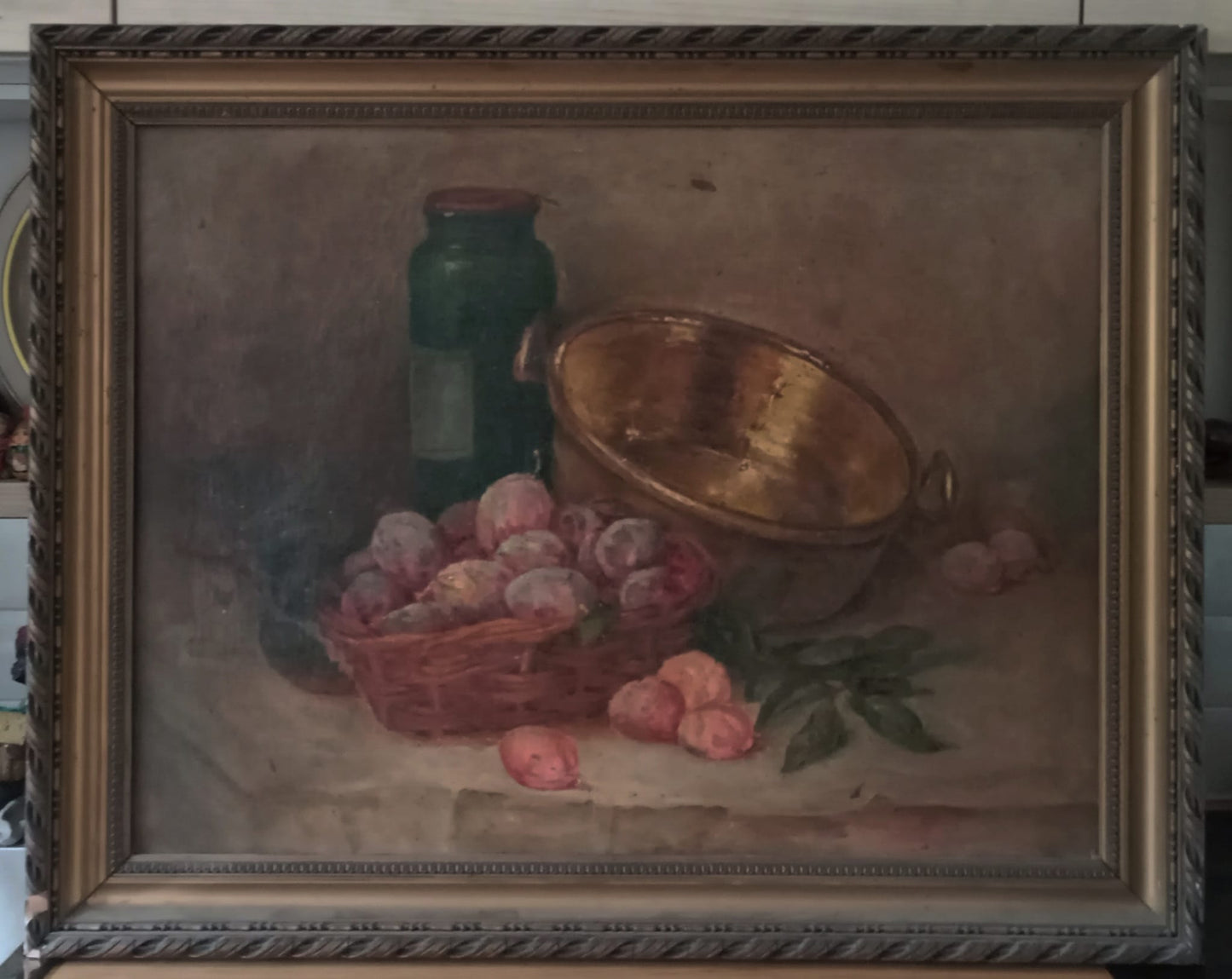 Nature morte ancienne. Cuivre aux fruits