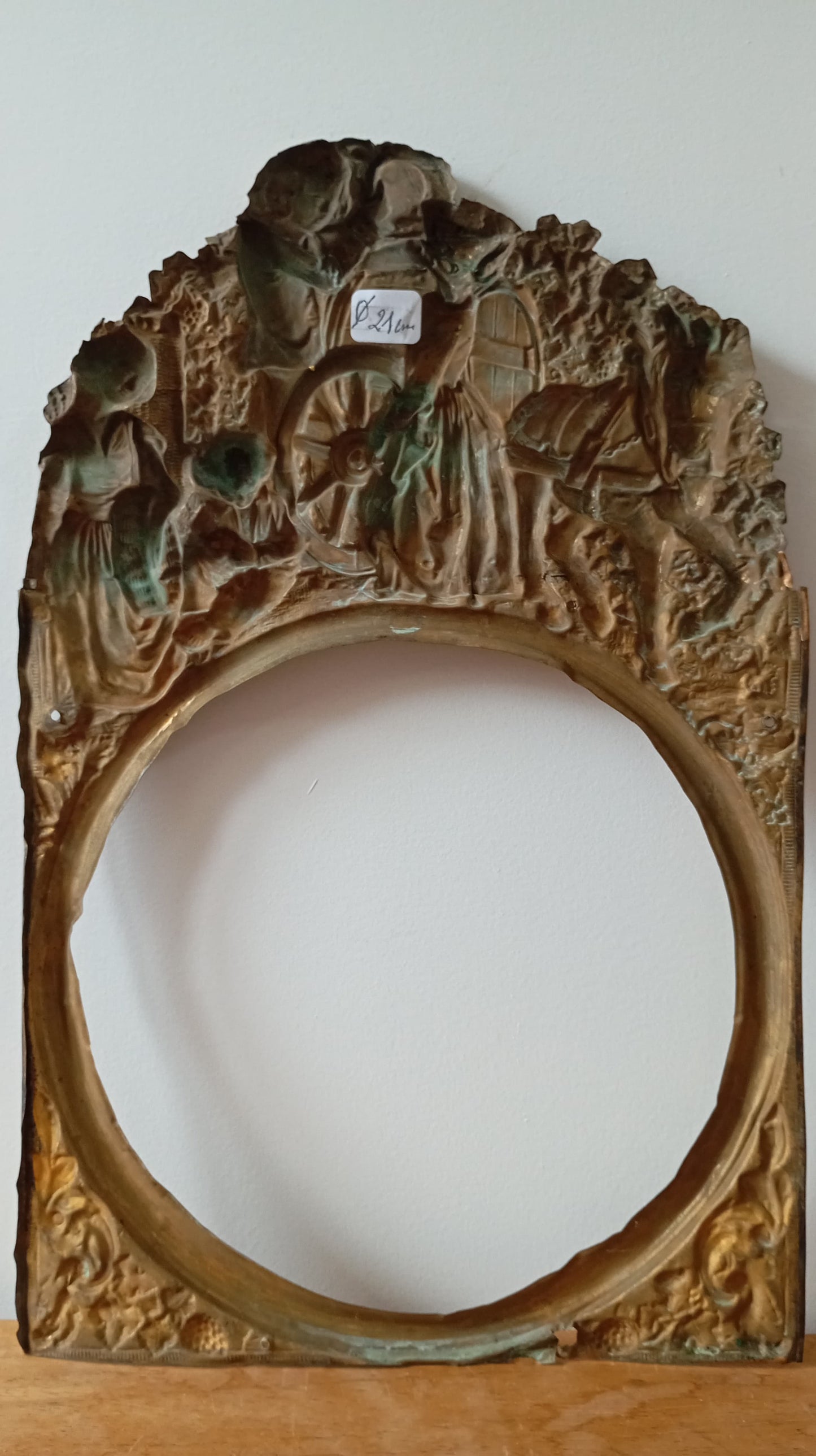 Fronton de comtoise à décor de scène rurale