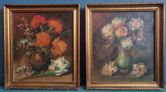 Paire de natures mortes. Fleurs dans un vase