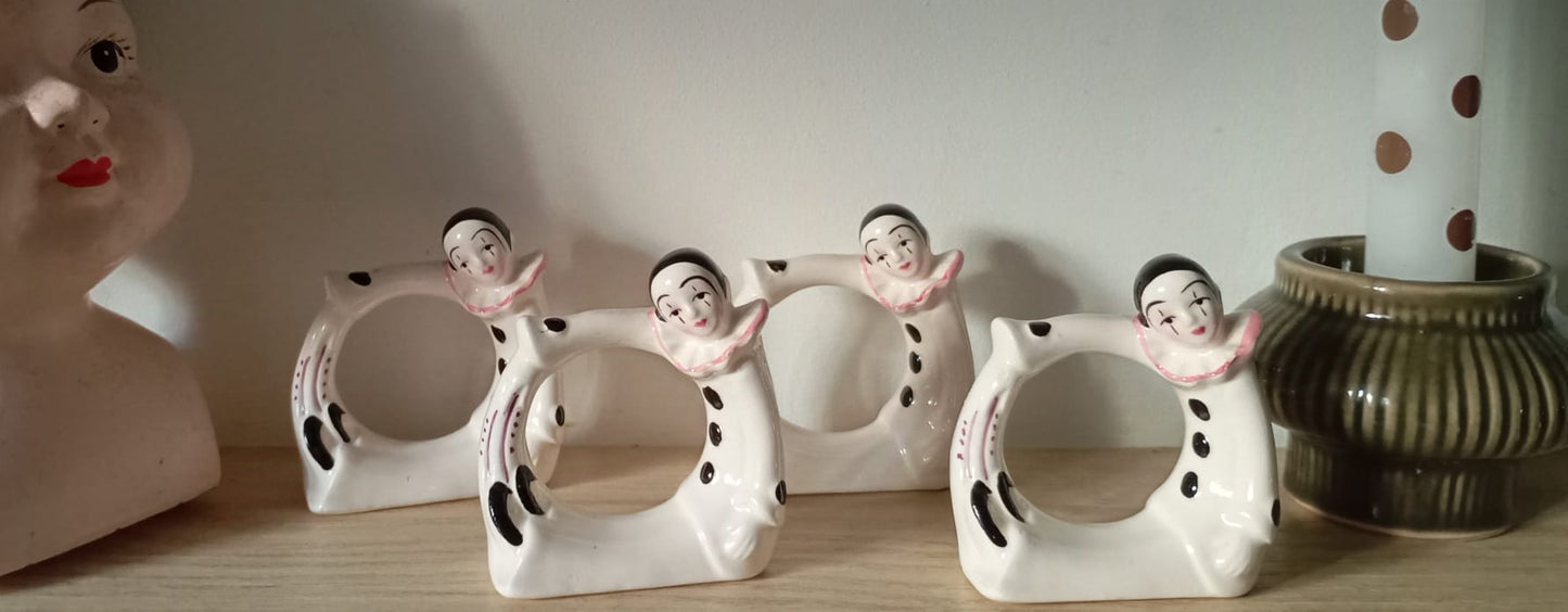 Quatre ronds de serviettes Pierrot