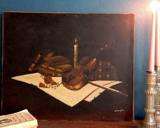 Nature morte. Livres et violon