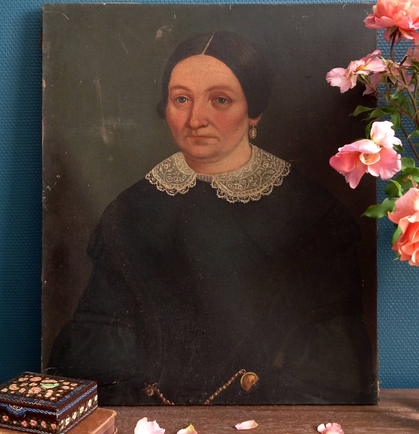 Old portrait of a bourgeois woman