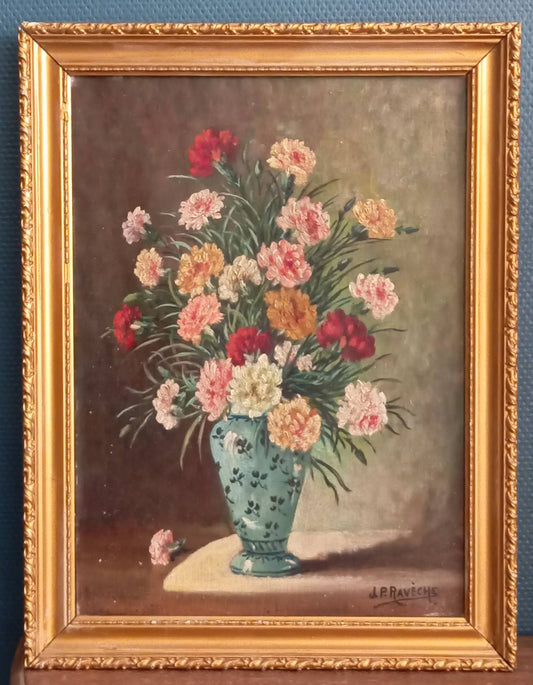 Nature morte. Bouquet d'oeillets dans un vase bleu
