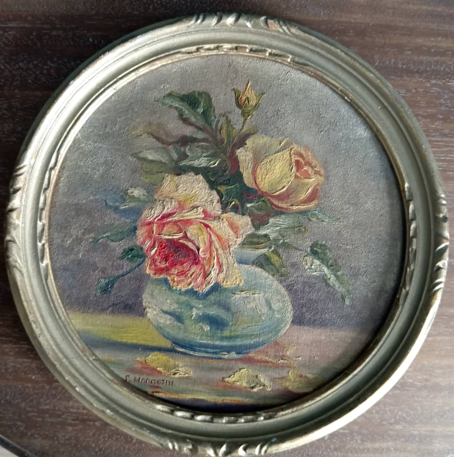 Paire de natures mortes. Roses dans un vase