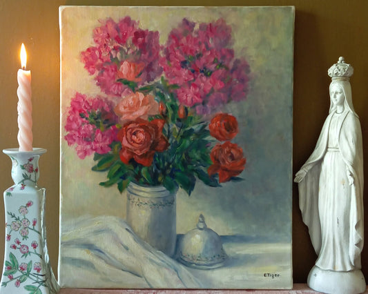 Nature morte. Bouquet de roses et de lilas