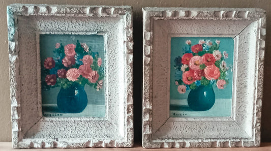 Paire de petites natures mortes. Fleurs dans un vase