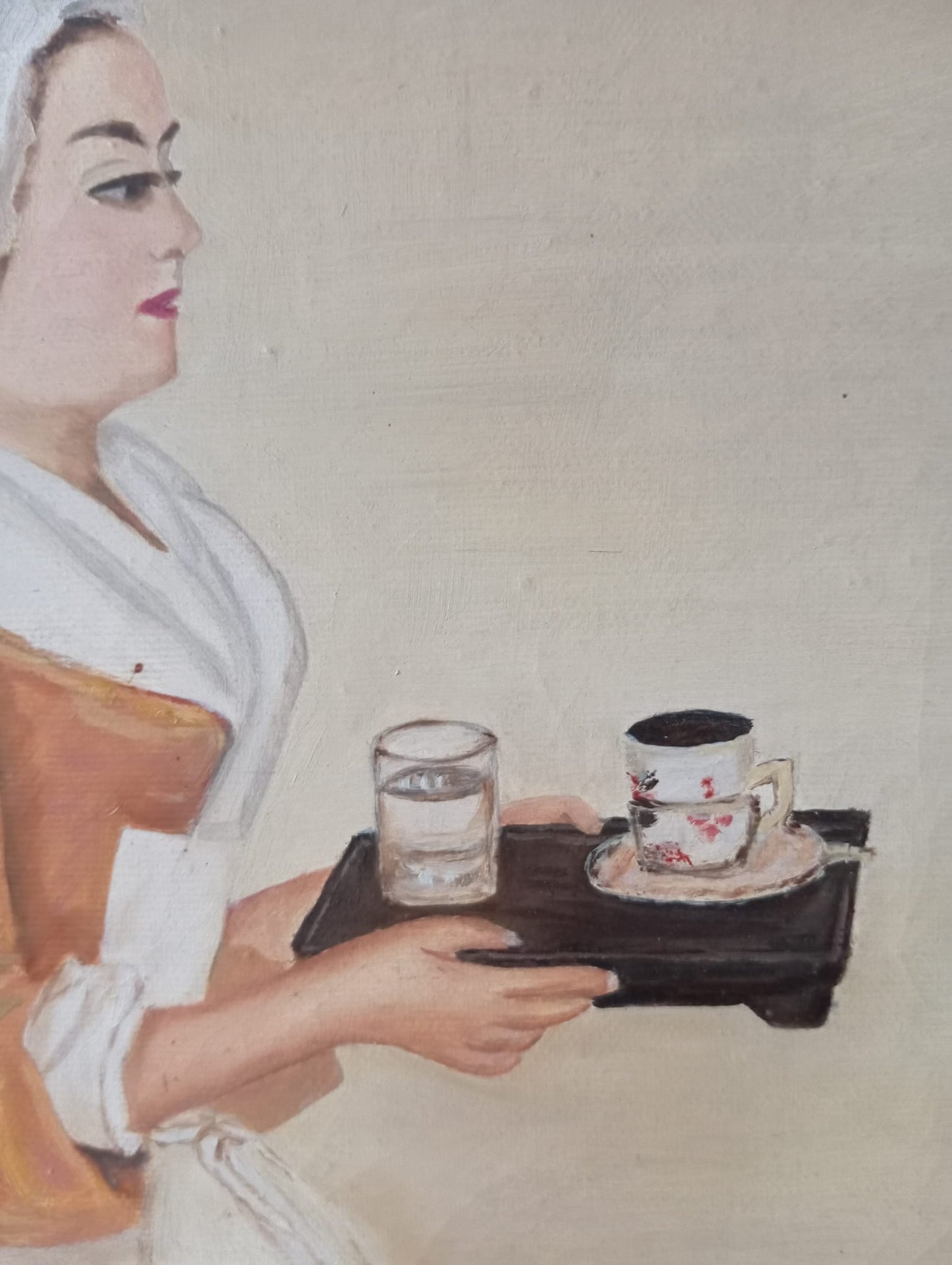 Portrait d'une femme de chambre portant un plateau