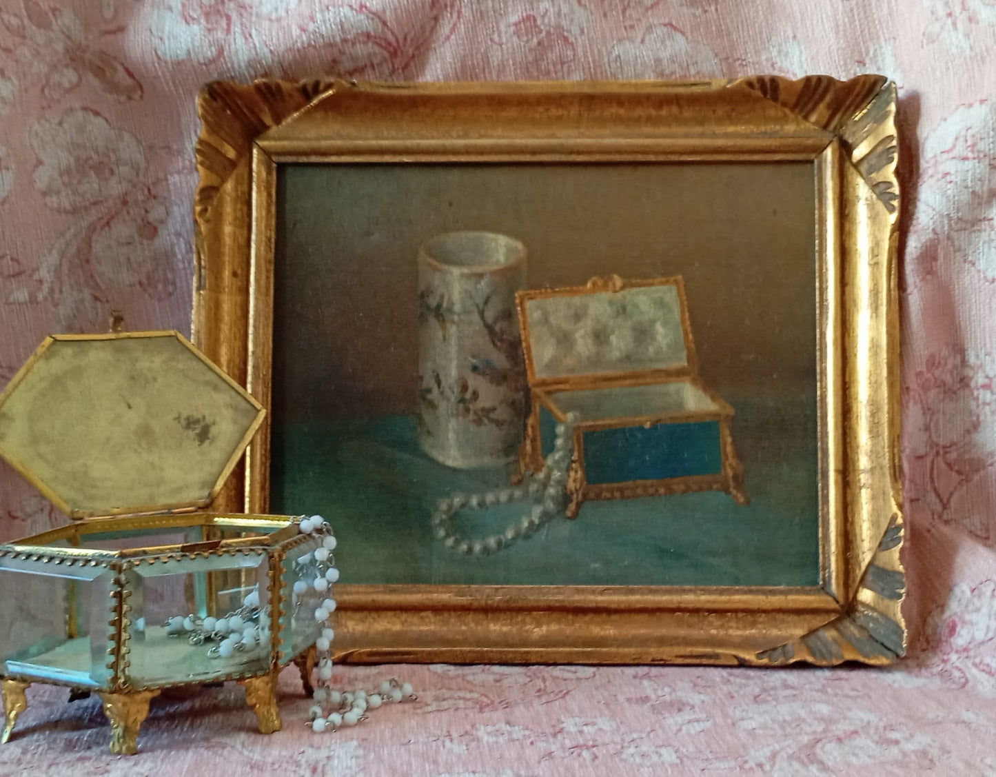 Nature morte ancienne, vase et boite à bijoux