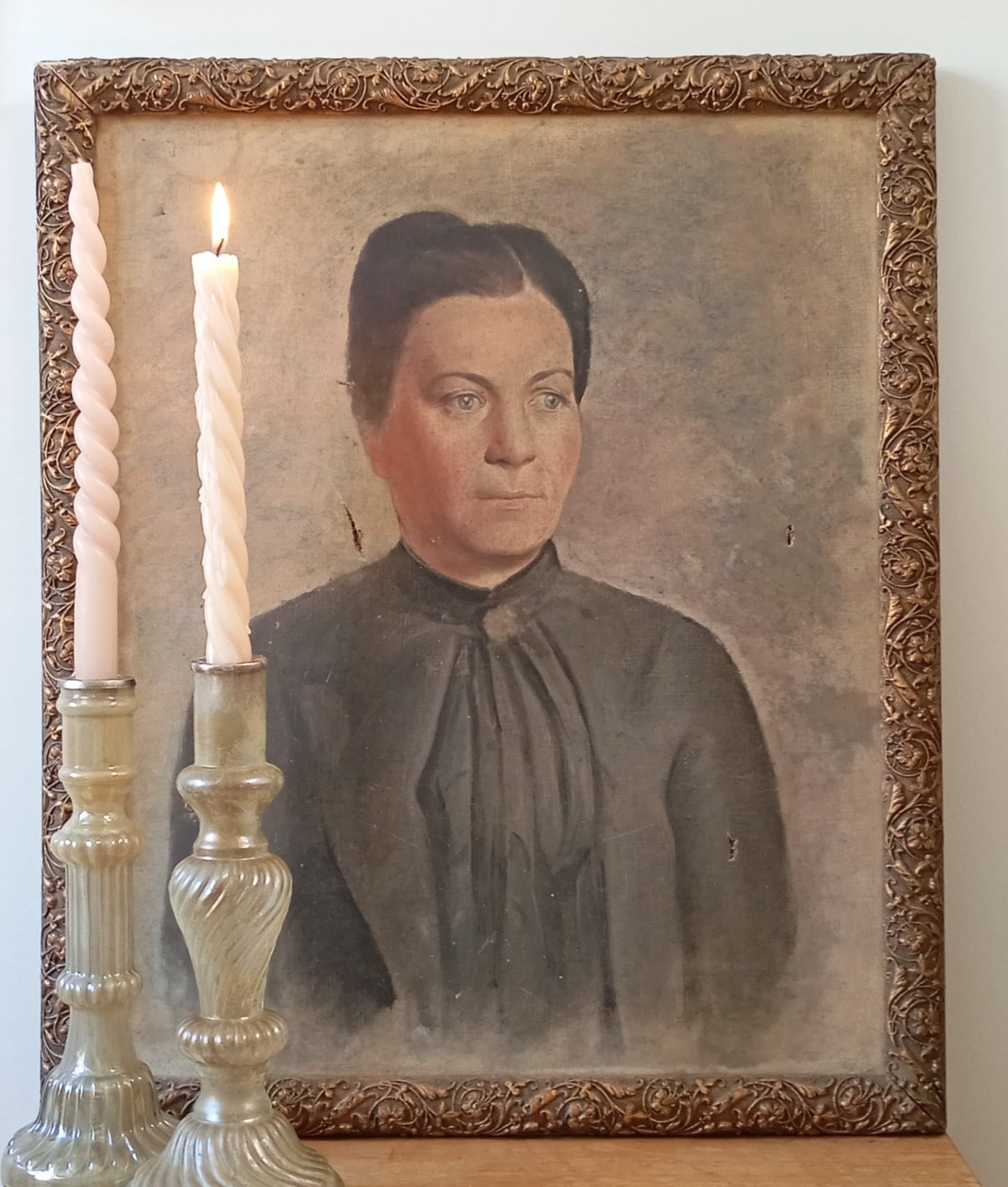 Portait ancien d'une femme bourgeoise